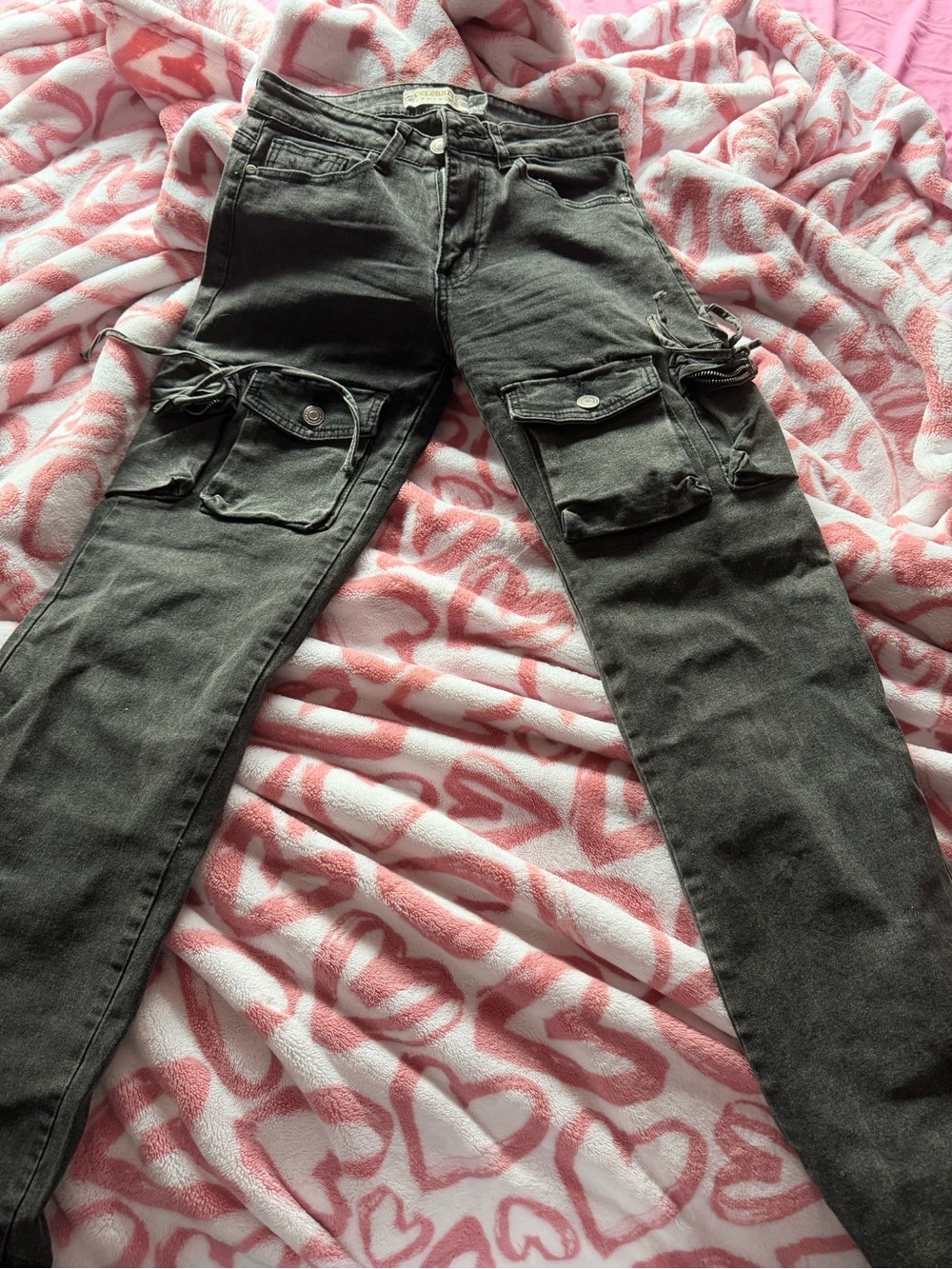 High-Rise Skinny Cargo Pants in Charcoal Gray